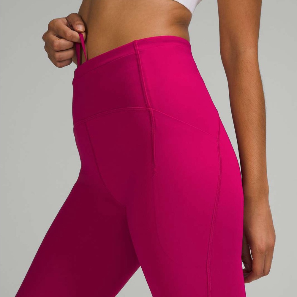 Lululemon Swift Speed High-Rise Tight 28"
Wild Berry